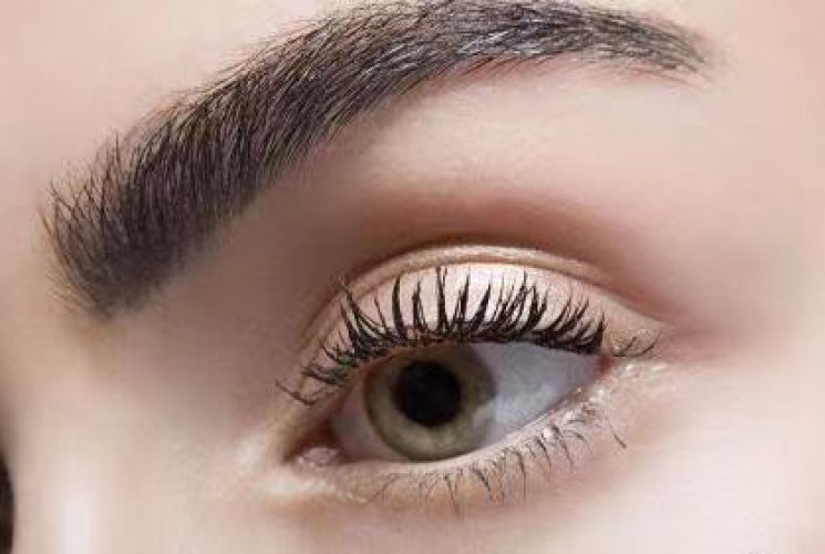 El proceso de extensiones de pestañas