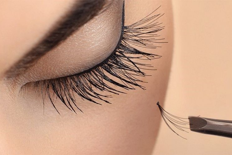 Por qué trata las extensiones de pestañas